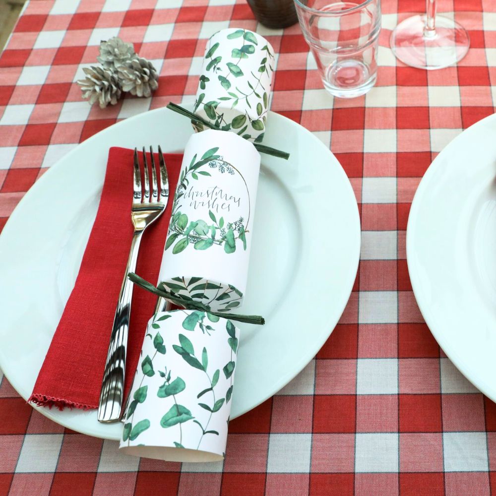 Deluxe Crackers - Eucalyptus Wreath (12 pack)