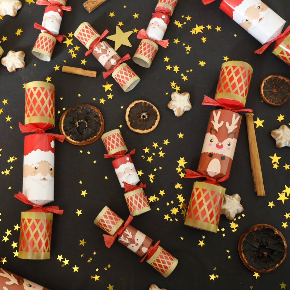 Family Crackers - Santa & Reindeer (12 Pack)