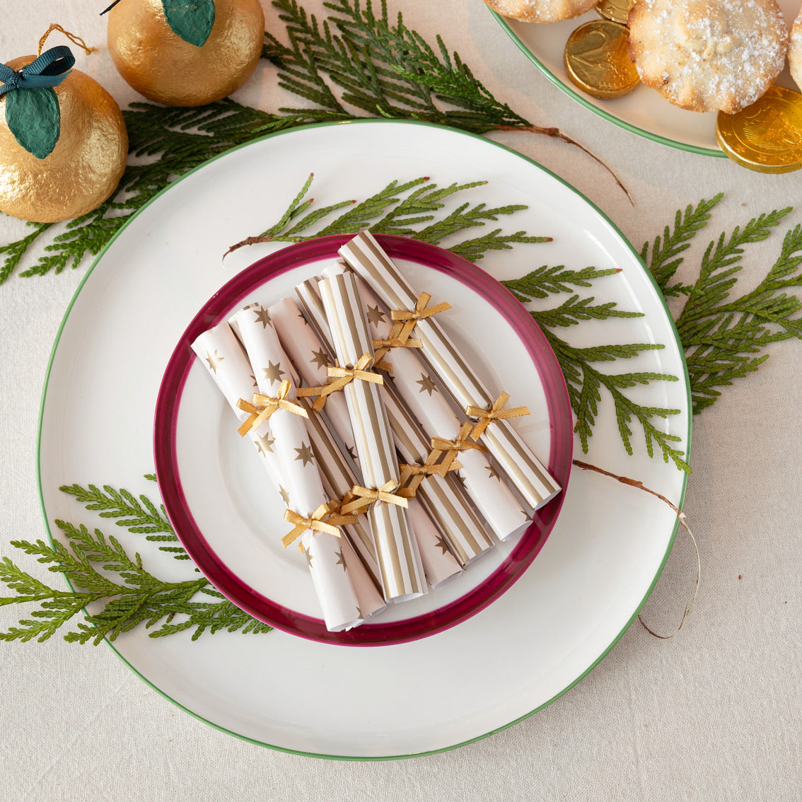 Mini Saucer Crackers - Gold (8 Pack)