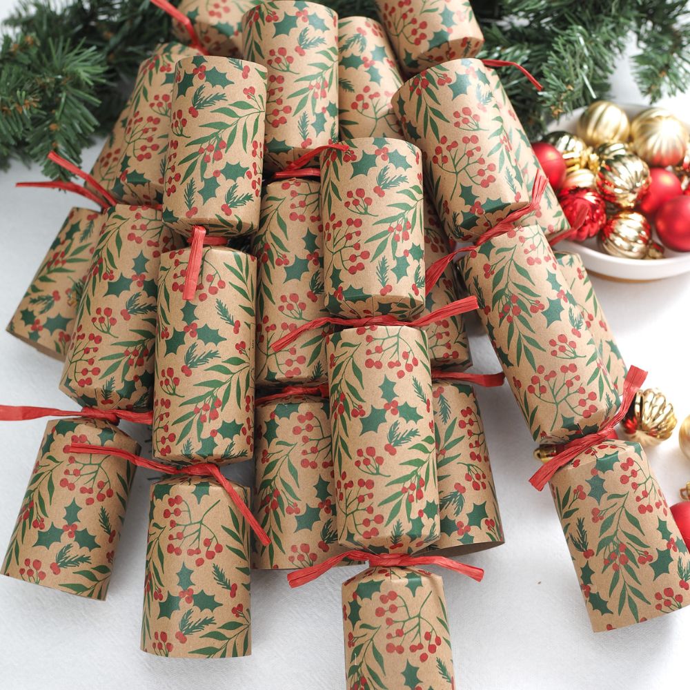 Deluxe Crackers Bundle - Holly Leaves (24 Crackers) by Christmas Cracker Warehouse - Christmas Cracker Warehouse