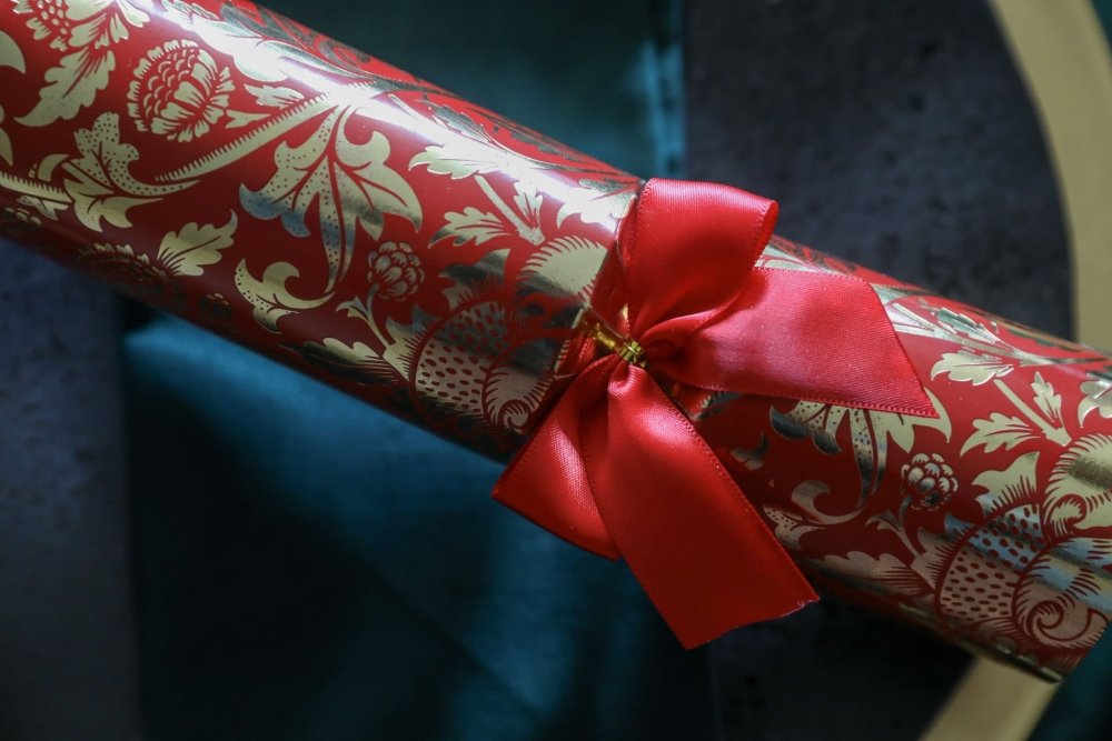 Golden Tradition Crackers - (Box of 36) Pre - Order by Celebration Crackers - Christmas Cracker Warehouse