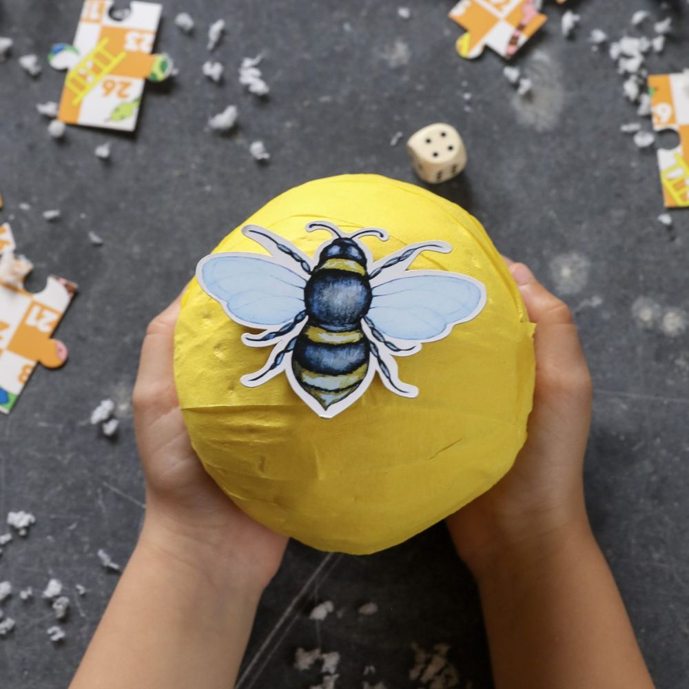 Pass the Parcel Bee by Foxy - Christmas Cracker Warehouse