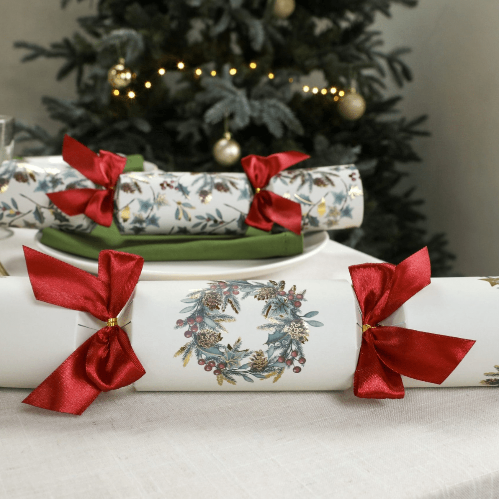 Super Deluxe Crackers - Natural Wreath (8 pack) by Celebration Crackers - Christmas Cracker Warehouse